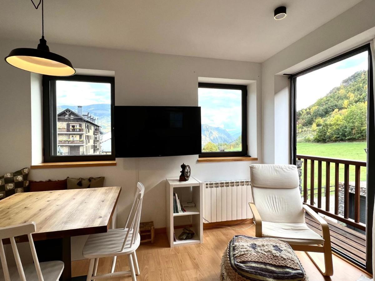 Apartament La Gisca - L'Amfitriona Valencia D'Aneu Bagian luar foto
