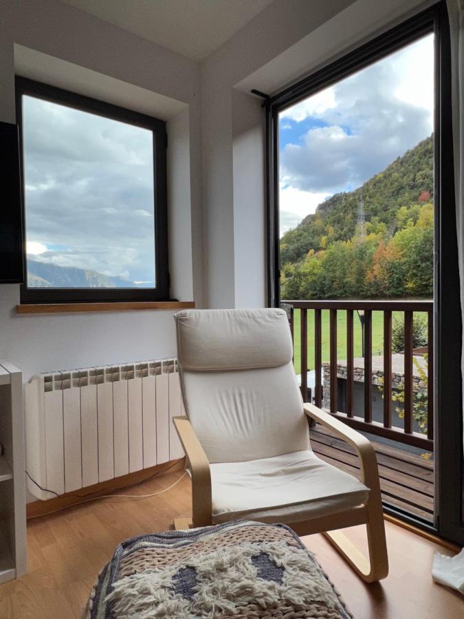 Apartament La Gisca - L'Amfitriona Valencia D'Aneu Bagian luar foto