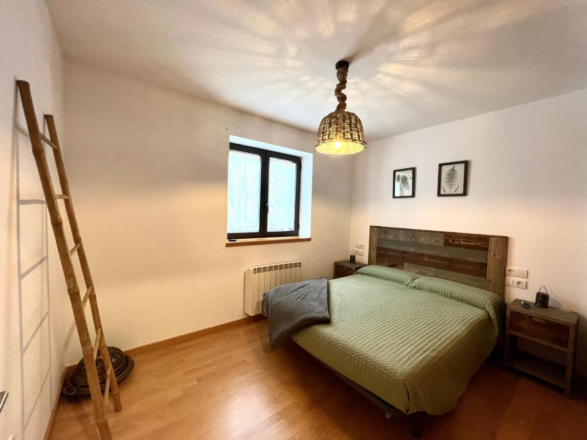 Apartament La Gisca - L'Amfitriona Valencia D'Aneu Bagian luar foto